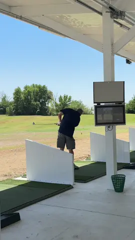 Hey traveling golf lovers! Valley Oaks Golf Course in Visalia has a new driving range! The perfect spot to unwind and have a beverage! #visalia #VisitVisalia #valleyoaksgolfcourse #thingstodoinvisalia 