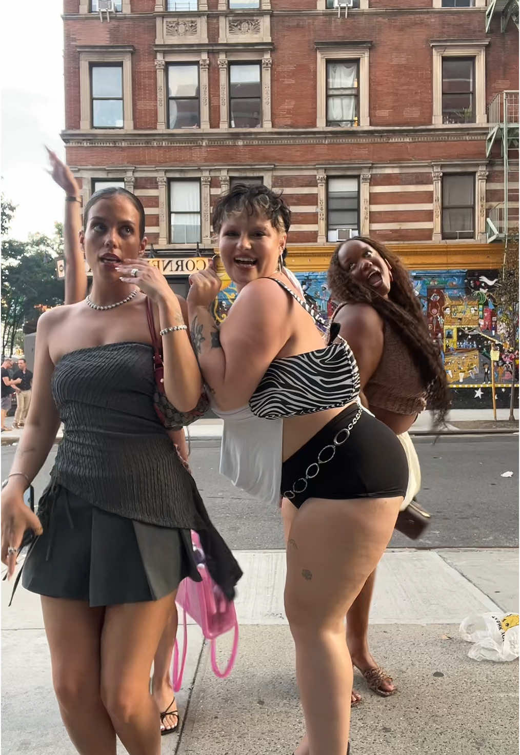choose your fighter ❤️‍🔥 @iamASHE  @Nadia Idder  @Alexandra Cooper 