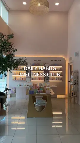 To all my skincare & wellness girlies in the Miami area, you need to check out @Daily Habits Wellness Club! ✨ I give it a 100000/10 for all the aesthetic details, kind staff, relaxing & effective services, and of course, the matcha. 🫶🏽🍵 #dailyhabitswellnessclub #dailyhabits #skincare #wellnesstok #matcha 