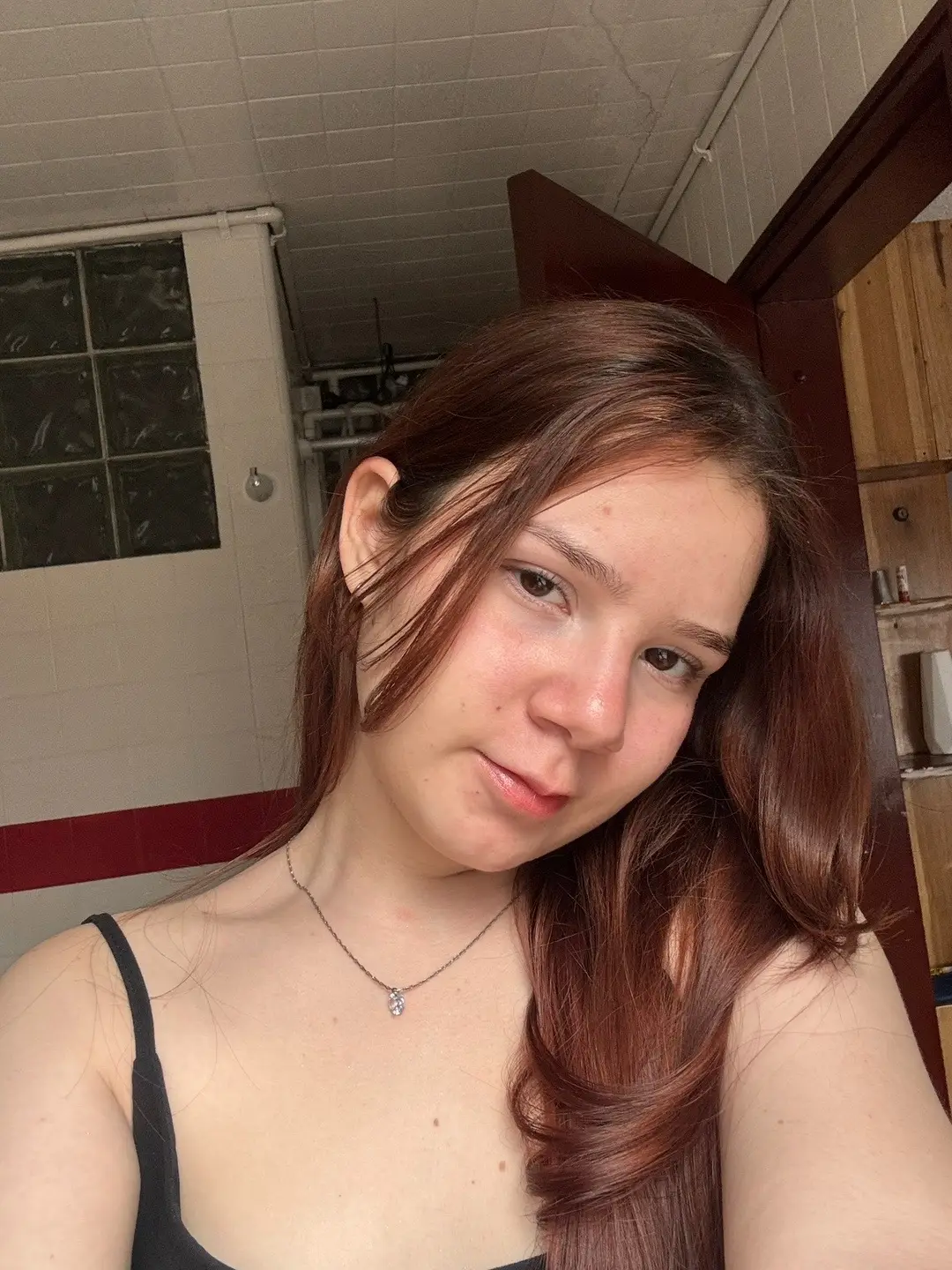 Amo el color de mi pelo en la primera foto 🤭💗 Fotitos del día 🫧  #girls #outfit #grwm #alistateconmigo #outfitideas #outiftinspo #cobriza #beauty 