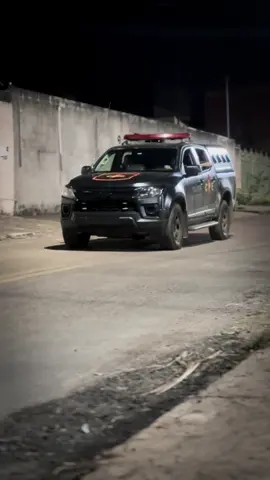 Na madrugada surge do nada  #cpe #pm #policia #barca 