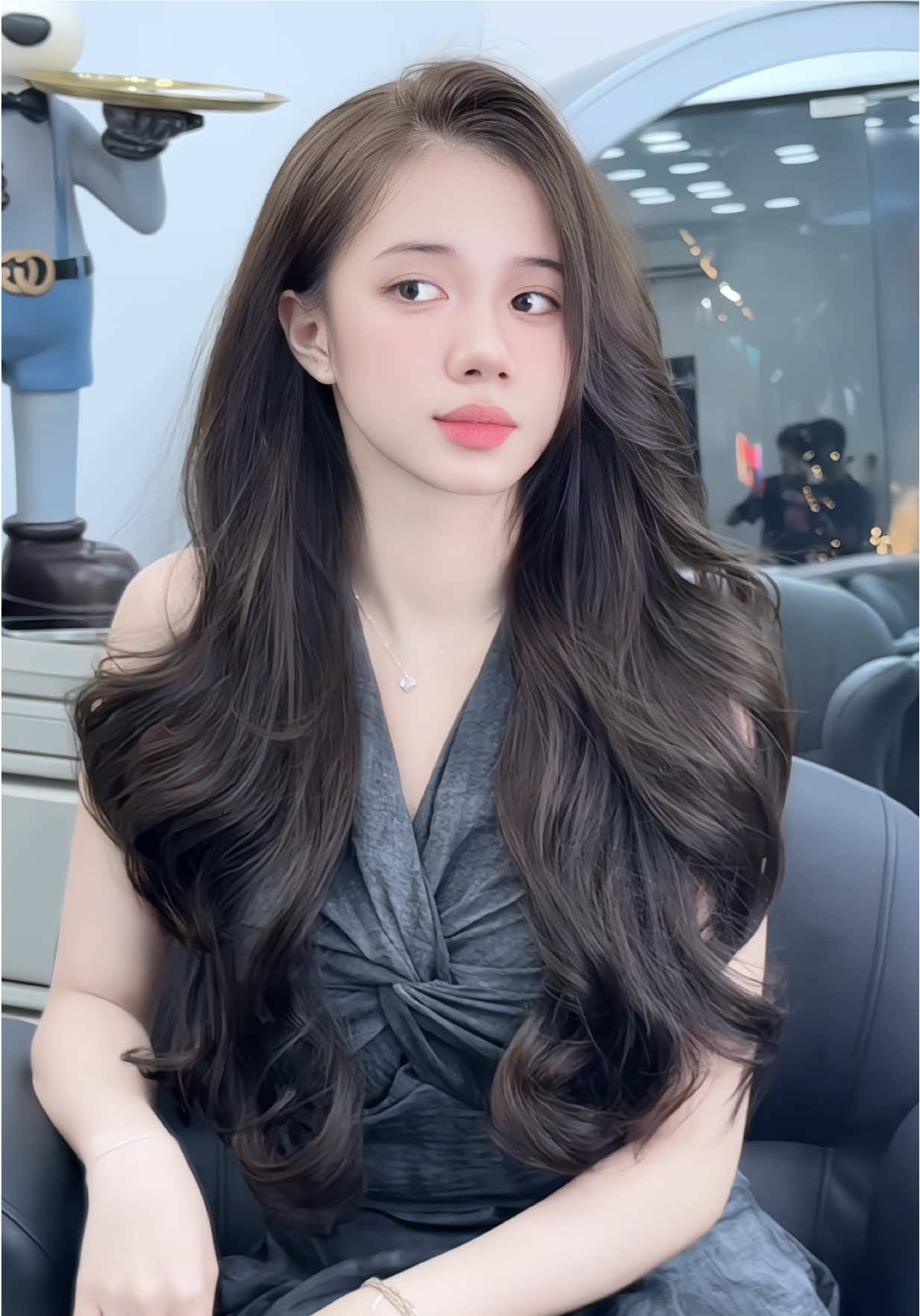 Đủ waoo chưa mí nàng ui??? Hãy thử tìm kiếm my hair và nhắn ngay cho em nhennn ☺️☺️  #xoănbung #xoawdep2025 #MyHair #Nâulạnhánhkhói #xoăn_sóng_hàn 🤎