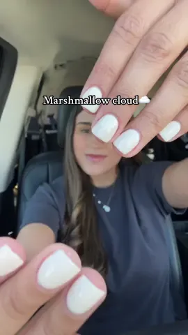 Marshmallow cloud 🤍🤩 perfect beige #dndnails #marshmallowcloud #nailday #uñas #basicnails @dndgel #SelfCare 
