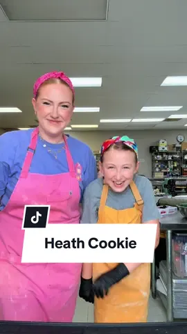 Charlotte’s Giant Heath Chip 🍪✨ Honestly 10/10 she nailed it AGAIN! What should we bake next 👀  #baking #bakery #cookies  #heathcookie #giantcookies  