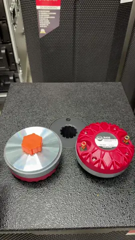 Tweeter RCF N450 merah bagus bos kuu. #rcf #tweeterrcf450 #tweeterrcf #rcfn450 