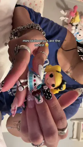 😭💌 #lalaloopsy #lalaloopsydoll #asmr #nailtapping #nailtappingasmr #tappingasmr 