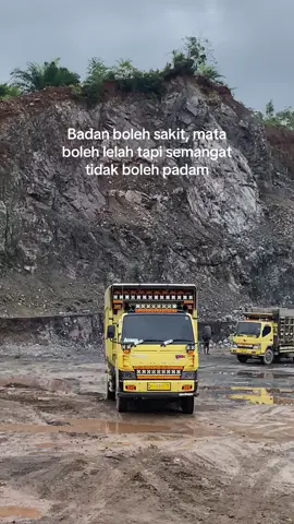 Demi senyum anak bini di rumah😇 #trukkalimantanpunyacerita #pesonatrukkalimantan 