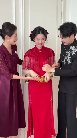 Tặng vàng cưới #widing #douyin #dress #hapy #beautiful 
