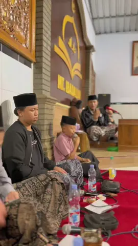 Suara merdu ilham junior santri cilik gus Ellham Yahya , gus e sampek terpana Mboten noleh saking menghayatine .  #fypageシ #fyppp #fyppppppppppppppppppp #fyppppppppppppppppppp #viral?videotiktok😇😇 #fypageシ♡ #viralvideotiktok #viralvideotiktok #viralvideotiktok #viralvideotiktok #viral_video_tiktok😍💖🤩 #fypdonggg #fypdong #fypdong #fyppp #fypageシ #fyppppppppppppppppppp #viral?videotiktok😇😇 #fypageシ♡ #viral_video_tiktok😍💖🤩 #viralvideotiktok #viralvideotiktok #viralvideotiktok #fypagee #rxkingindonesia #fyppp @MT. IBADALLAH OFFICIAL 