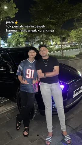 tidak dengan temanku🤣