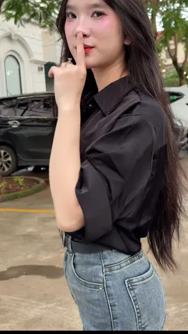 Đeo chìa khoá ở đây chắc là có ô tô rồi 