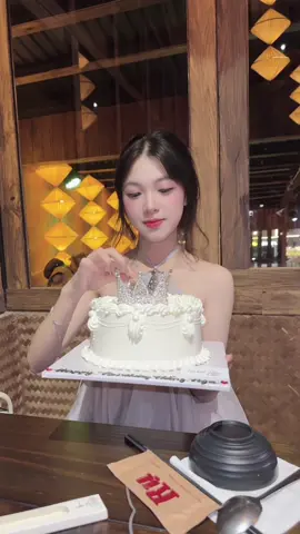 tuổi mới của emm 🩶