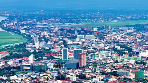 Here is Vientiane, the capital of Laos 🇱🇦. A city by the Mekong River, with Thailand 🇹🇭 right across the river. The unique scenery of this landlocked country in Southeast Asia is full of stories～#VientianeLaos #MekongRiver #SoutheastAsianStyle #ExoticScenery #CityOverlook
