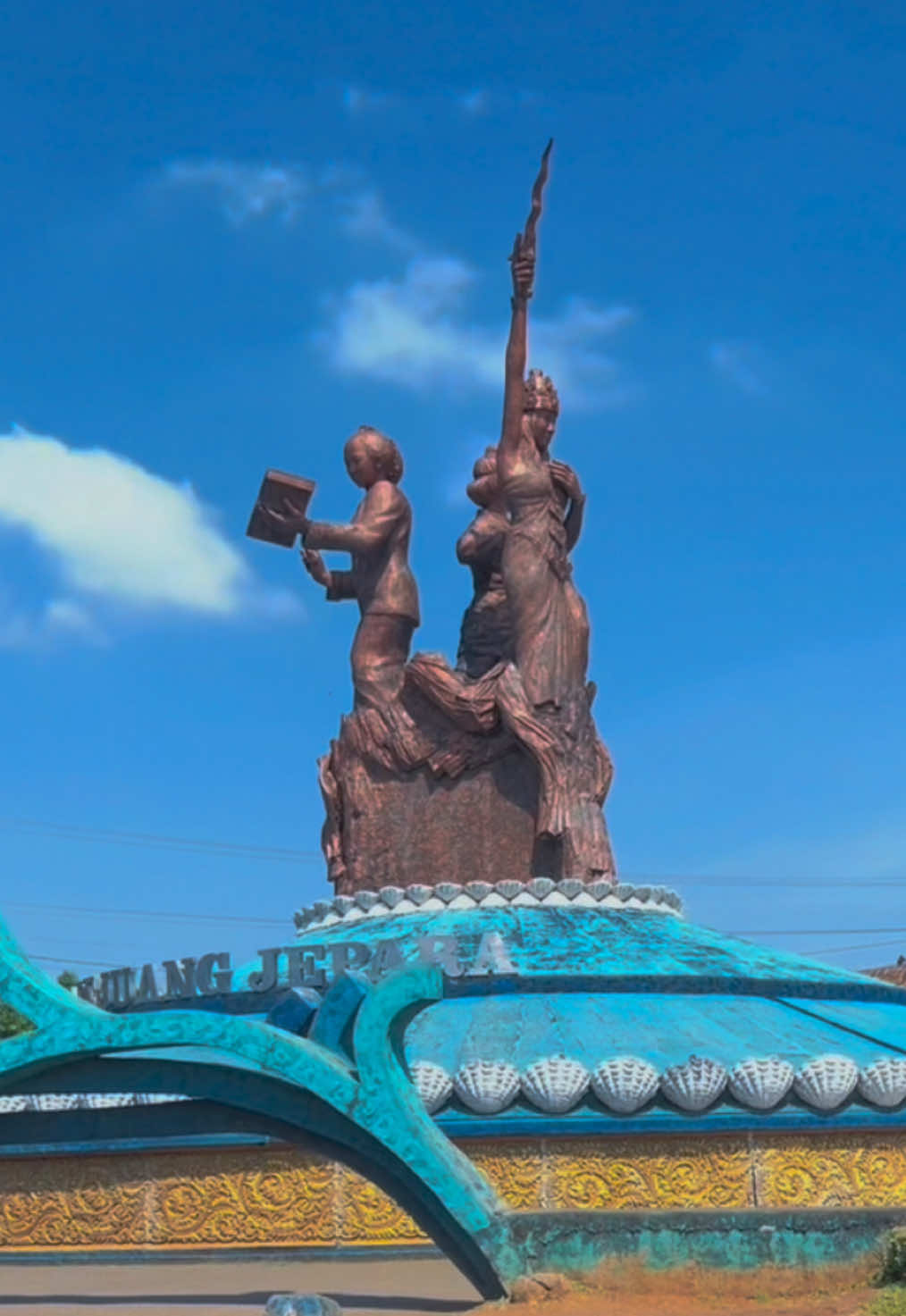 Bunderan ngabul jepara🗽                 #jepara #jeparahits #wisata #wisatajawatengah #bundaranngabul #wisatajepara #jawatengah 