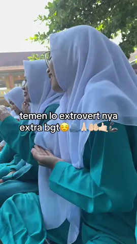 ada aja gebrakannya🤗🤗 #extrovert #fyp #sekolah 