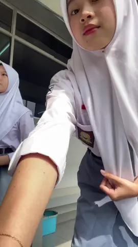 ga sekelas sama ni orang jir