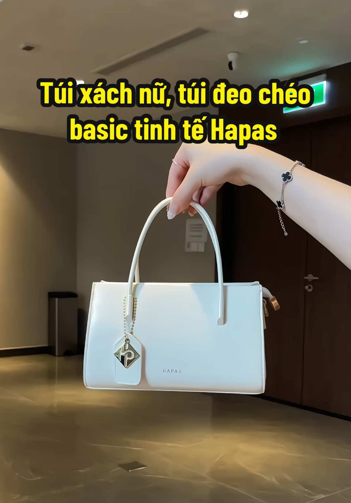 Túi xách nữ, túi đeo chéo dễ đeo, dễ phối đồ, các anh trai cũng nên tham khảo món quà tặng chị em trong các dịp quan trọng nha #jimestore #tuixachnu #reviewtuixachnu #tuixach #tuixinh #tuideocheo #hapas 