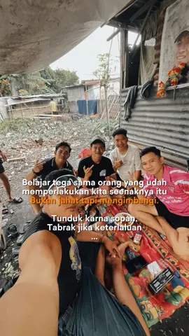 intinya sopan dan jaga lisan.!!!