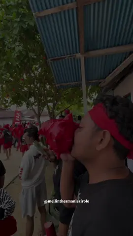 Acara adat dari Negeri Hulaliu, Provinsi Maluku. Dalam rangka penutupan atap rumah tradisional Maluku, yaitu Baileo. #hulaliu #maluku #cakalele 