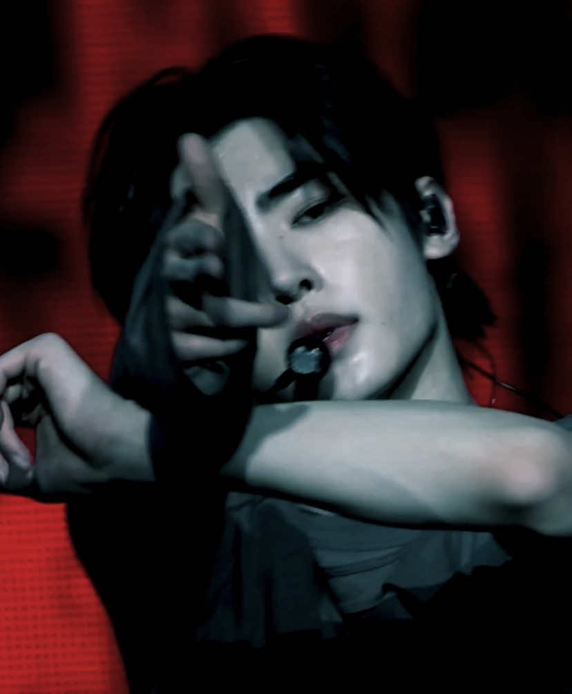 half of my heart is for criminal love sunghoon. #sunghoon #parksunghoon #enhypen 