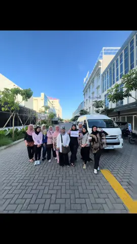 Welcome to Medan custumer Asal Malaysia, 14 pax Alhamdulillah tour Samosir 4H3M kolaborasi Arigatou holiday & Travelwith Littlemd  #triplaketoba #JomTravel #travelmedan #fypmalaysia #medantrip 