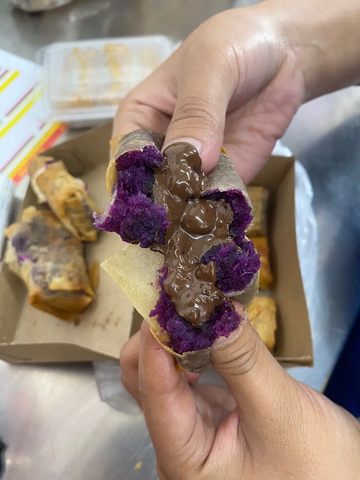 📍 Banyuwangi, Muncar #lumpia #lumpiaubi #lumpiaubiungu #lumpiaubilumer #lumpiaubicoklat #banyuwangi #banyuwangikuliner #banyuwangi24jam #vaellyfood 