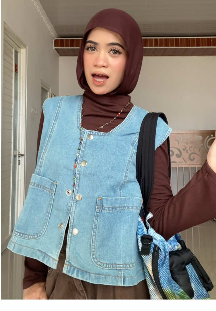 brown & denim outfit was a good combo! 💗⭐️💭 #vestjeans #denimvest #denim #spilloutfit #outfitrecommendation #ootdhijab @ASOKA FASHION 