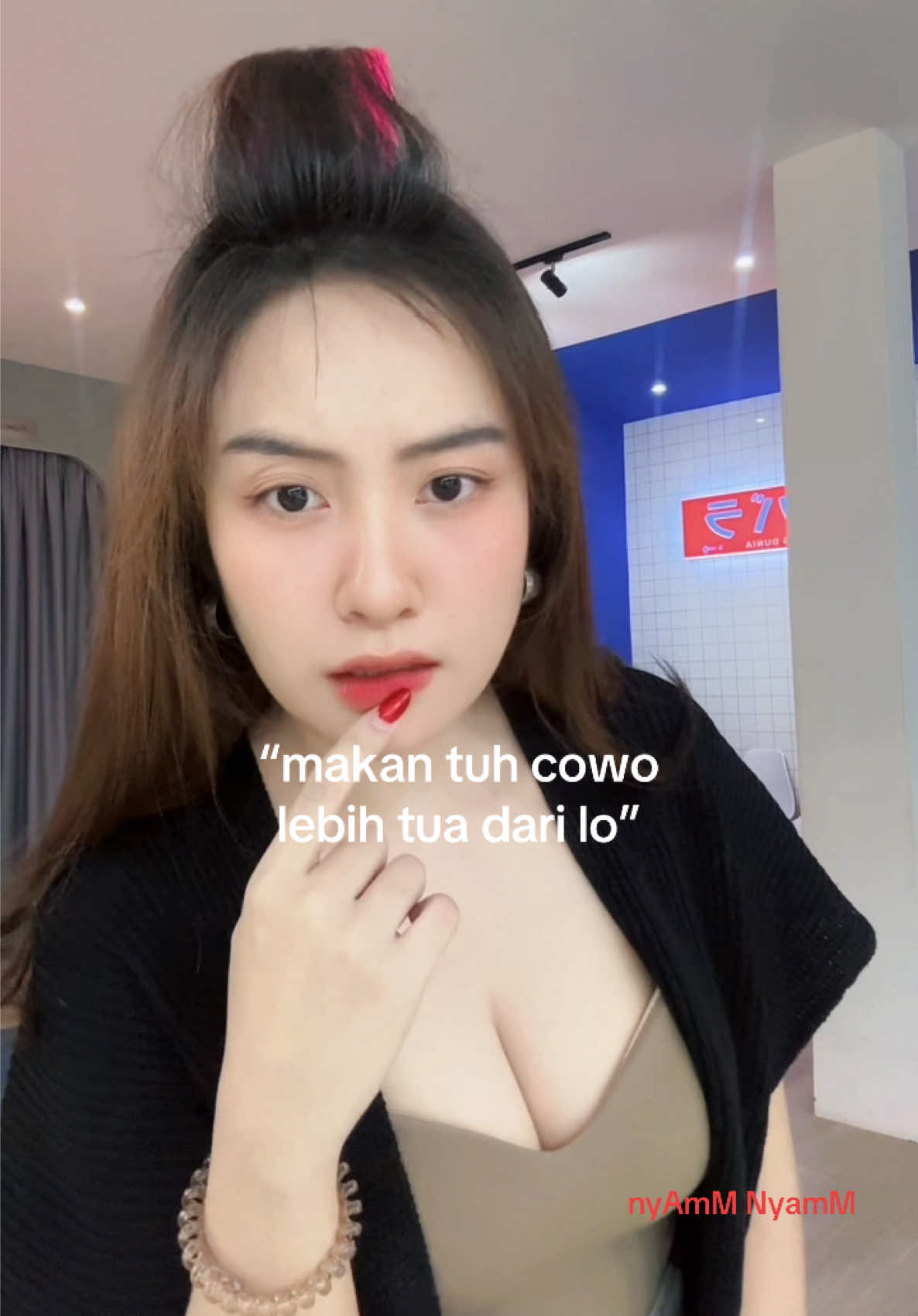 cowo lebih tua? lebiii enyakkk😙💅🏻