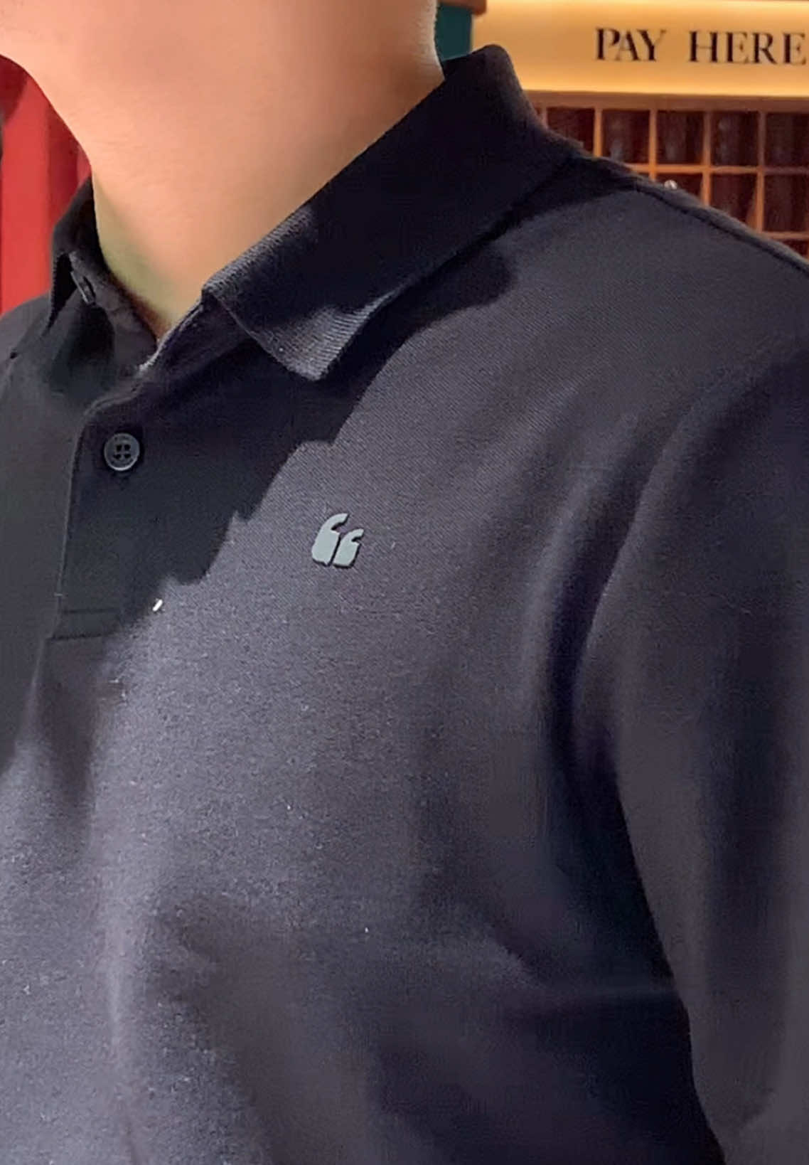 Cuma keluar bentar, tapi tetap pengen keliatan rapi? Bluebutton Poloshirt jawabannya. Nggak gerah, enak dipakai, look-nya kayak poloshirt mahal. ✨ Simple match, effortless style. #ShortDayLook #PoloshirtCowok #BluebuttonOutfit 