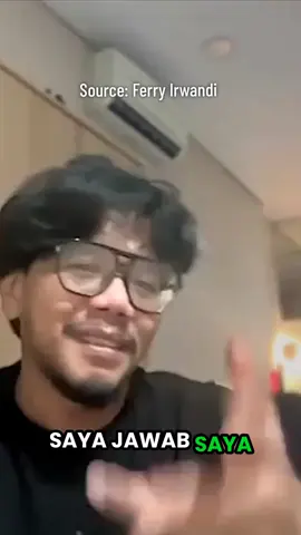 Pentingnya Grounded Keilmuan dalam berfilasafat menurut Ferry Irwandi  Mas Feri menekankan betapa bahayanya belajar filsafat tanpa dasar keilmuan yang kuat, Beliau percaya bahwa integrasi dalam setiap jurusan/keahlian tertentu akan menghasilkan argumen yang lebih Kuat. #filsafat #cerdas  @irwandiferry 