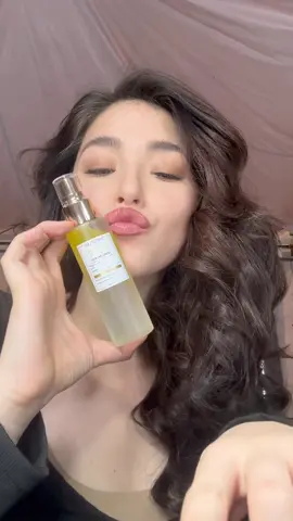 Sobrang lala ng GLOW with @skintific.ph RADIANCE BOOSTER SERUM SPRAY! 💛