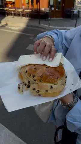 TikTok Made me do it…and I’m not mad about it  🫠😍🤤 @Aux Merveilleux de Fred  #P#PangoccioliA#AuxMerveilleuxDeFredV#ViralFoodT#TikTokMadeMeTryIt #P#ParisEatsF#FoodieFindsC#ChocolateLoverP#PastryTok #F#FrenchBakeryA#AestheticFoodF#FoodTrendT#TasteTest #M#MustTryS#SweetCravingsP#ParisFoodieHiddenGemsParis