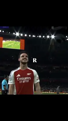لاعبين بحرف R,