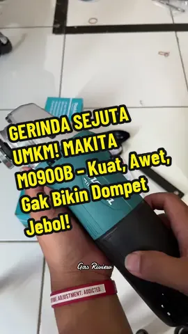 Kegunaan: Untuk memotong, menghaluskan, dan merapikan besi, keramik, hingga beton. Cocok untuk proyek rumah, bengkel las, dan usaha kecil. Kelebihan: Mesin Tangguh 540W – Bisa kerja nonstop lebih lama. Desain Kompak & Ergonomis – Nyaman dipegang, nggak bikin pegal. Sudah SNI & Berkualitas Jepang – Lebih tahan lama dan aman. Harga Bersahabat – Kualitas premium, harga UMKM!  #makita #gerinda #mesingerinda #gerindalistrik 