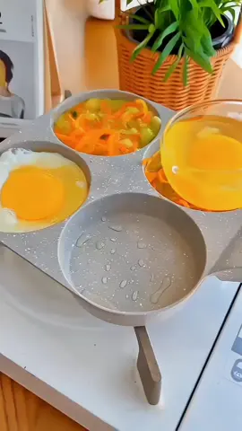 teflon anti lengket 4 lubang multifungsi, bisa bikin berbagai jenis masakan, teflon berkualitas anti lengket buat telor ceplok dan lainnya #teflonantilengket #teflon4lubang #tefloncetakantelur #teflonviral 