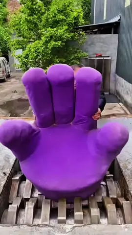 Put what in?#shredder #machine #oddlysatisfying #satisfyingvideo #satisfying #fyp #foryou