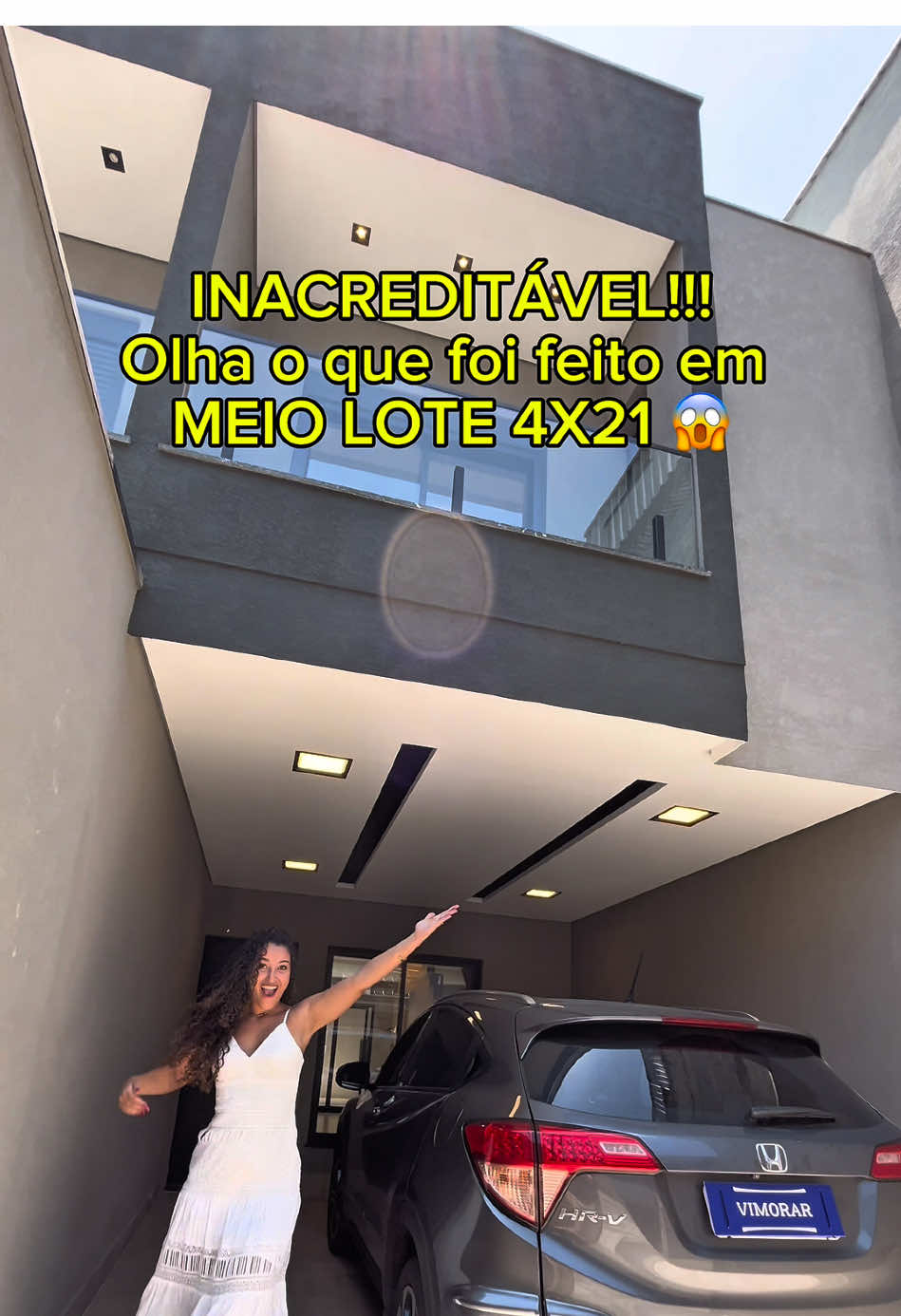 Na sua cidade tem casas em LOTE de 4 metros? Comente o que achou?  Moraria nessa casa? Mudaria alguma coisa?  Salve este conteúdo para ver depois. Disponível pra venda em 📍São Paulo-SP Bairro Vila Gustavo na Zona Norte da cidade. 📐113m2 de área construída 🚘2 vagas de garagem |  🛏️3 quartos sendo uma suíte  📐Terreno 4x21 metros Venda: 💰R$850.000,00 Aceita financiamento com qualquer banco! Creci 42674-J Vimorar Imóveis Agende sua visita e venha conhecer seu próximo lar: 📞 (11) 99942-7314 CRECI/SP 273748-F Ronaldo Lopes #CapCut 