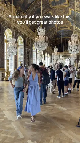 everyone around us thought we were crazy - can’t judge them tbh🫠👍 #ryp #fyp #trend #trendingvideo #versailles #paris #sister 