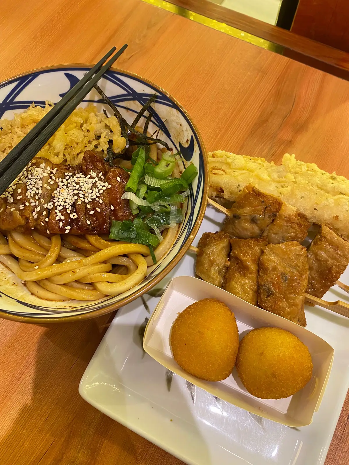 Kumpulan foto Udon😍 masih banyak lagi sih.. gk ke spill hihi 😝😝 ngiler gk tu? Ngilerr doonk 😍😍  #marugameudonindonesia  #marugameudonpekanbaru  #banyakpilihanmenunya  #pekanbarukuliner  #pekanbaru_riau  #pekanbaruhitsfyp     