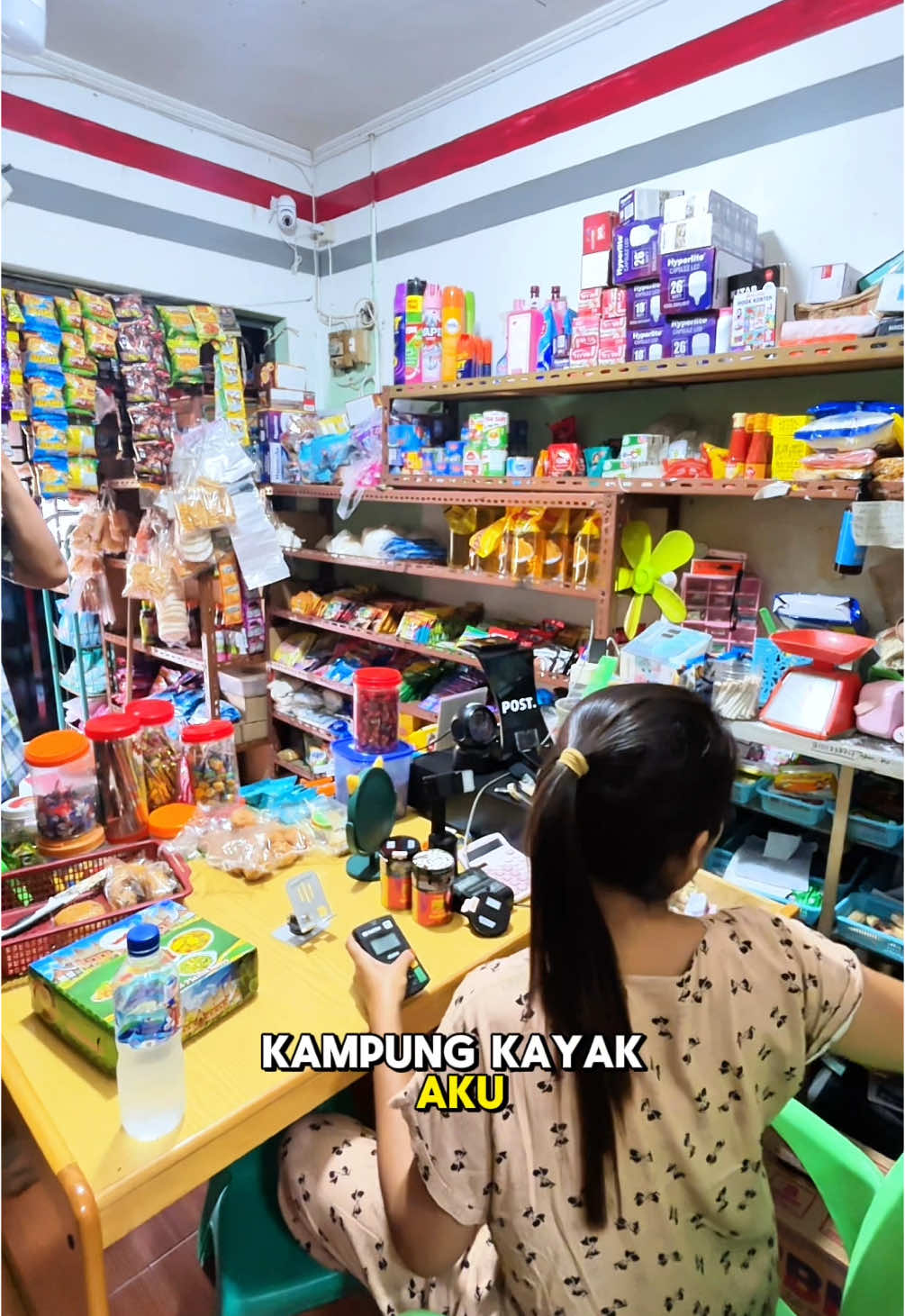 Punya warung kecil di tengah perkampungan bukan berarti gak bisa berkembang ya #fastpay  #andalanagenindonesia  