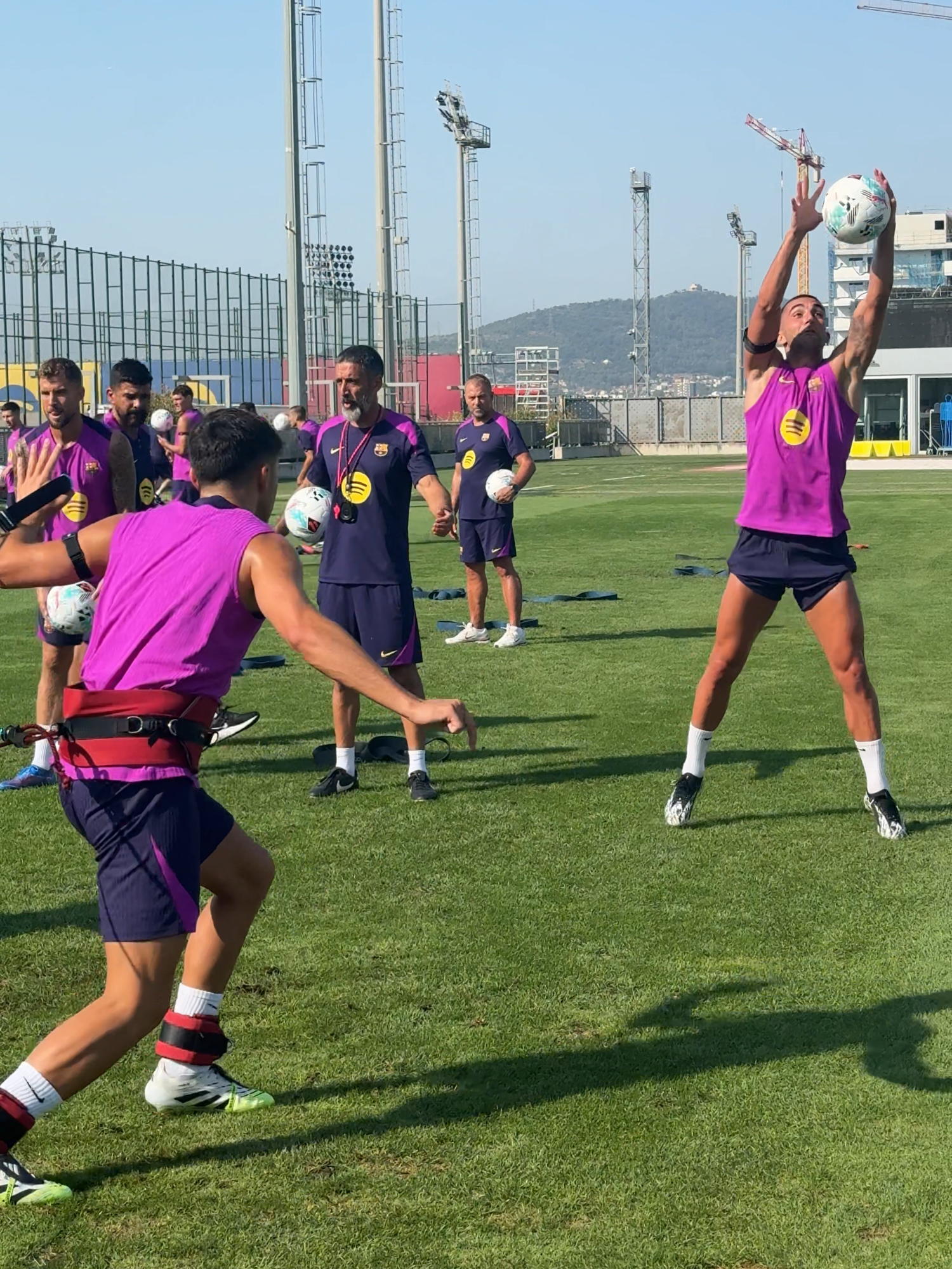 Action & Reaction 🥋💥 #fcbarcelona #barçaontiktok #barcelona #DeportesEnTikTok #Pedri #Ferran