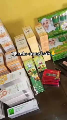ready stock✅#malaysiaindonesia🇲🇨🇲🇾 #kosmetik #kosmetikmalaysiamurahberkualiti #skincare #glowglowing #fypシ゚viral🖤tiktok #tiktokmalaysia #masukberandafyp #fpy #tkihongkong🇭🇰🇮🇩 #singapore #tkimalaysia🇲🇾🇮🇩 #fypviral #tiktokindonesia 