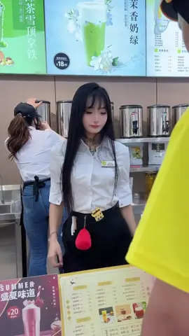 外卖小哥又不走了#奶茶妹妹 #潮流舞蹈地图 #七仔摇4