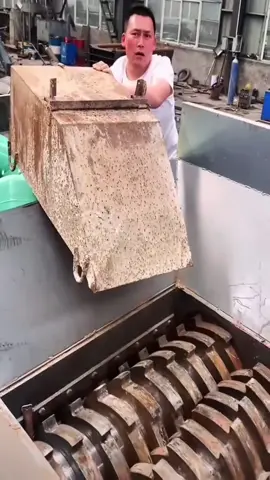#shredder  #crusher  #machine  #safed  #doubleshaftshredder     