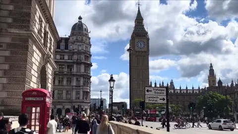 #uk #london #foryoupage #foryou #fyp #fy #viral #acc #aktiv #بەریتانیا🇬🇧😍💫 #لەندەن🇬🇧 #ئەکتیڤبن🥀🖤ـہہـ٨ــہ 