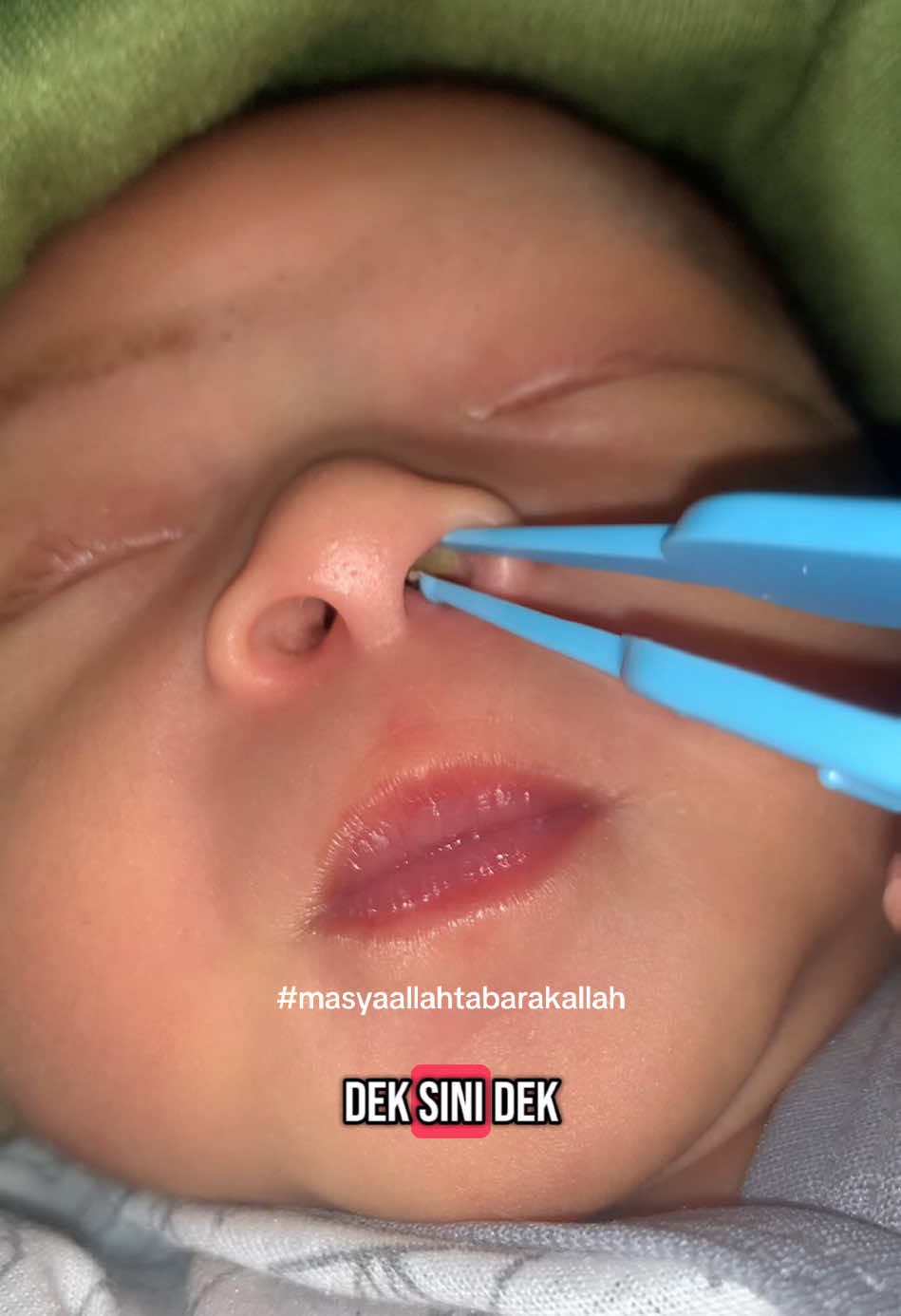 Yaallah setispaying bgt😭🙏🏻 maaf ya farel bunda gemesss😭😭 #masyaallahtabarakkallah #baby #ujangkedu #newborn #fyp #xyzbca #fypシ #merriedlife 