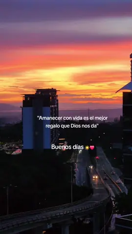 gracias Dios por un dia mas de vida  #graciasdios #Dios #amanecer #sunrise #friday #vida #fypp 