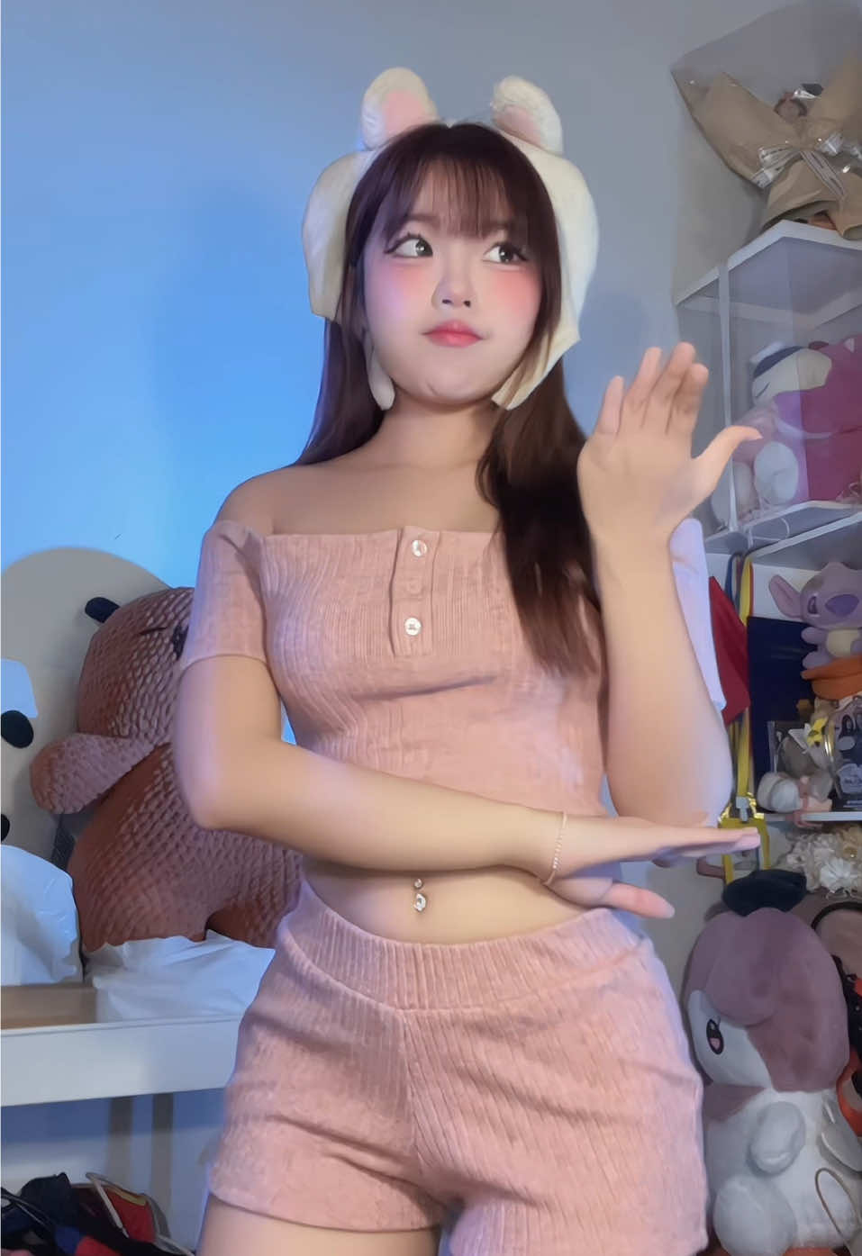 suy nghĩ lắm mới dám up cái bụng mỡ 🐰 #fyp #thuxbao 
