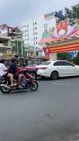Nghe bảo xe vf cứng lắm mà ta😅😅#vf3 #mercedes #71bentre_xinchao🌴 #71bentre #64_vinhlong 