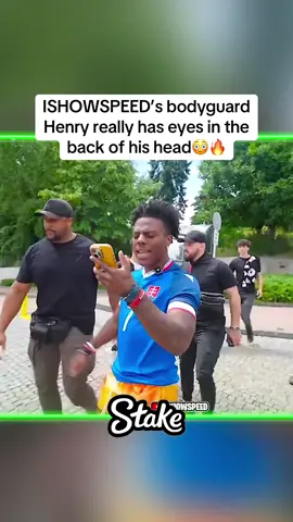 ISHOWSPEED’s bodyguard Henry really has eyes in the back of his head😳🔥 #Speed #ishowspeed #europe #speedclips #ishowspeedclips #kaicenat #irl #europetour #ishowspeedeuropetour - speed or ishowspeed irl stream in europe tour - ishowspeed live in slovakia 🇸🇰 - #slovakia #🇸🇰 